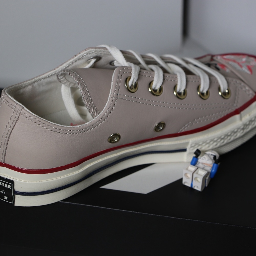 Converse Flowers / Tan Leather All Star Low Tops - Picture 3 of 7